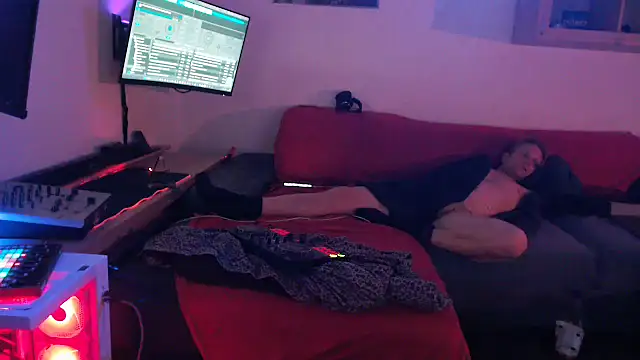 davidgntxxxxx online show from April 8, 2026, 7:15 pm