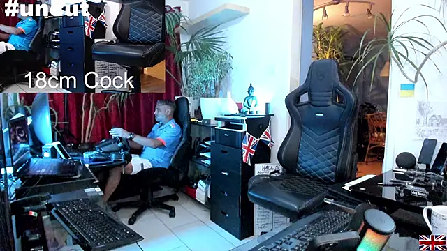 Snapshot of OnlineBossUK chatting on March 19, 2025, 11:57 pm OnlineBossUK online show from March 19, 2025, 11:57 pm