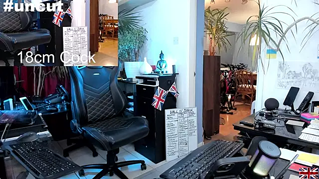 Snapshot of OnlineBossUK chatting on March 16, 2025, 9:26 pm OnlineBossUK online show from March 16, 2025, 9:26 pm