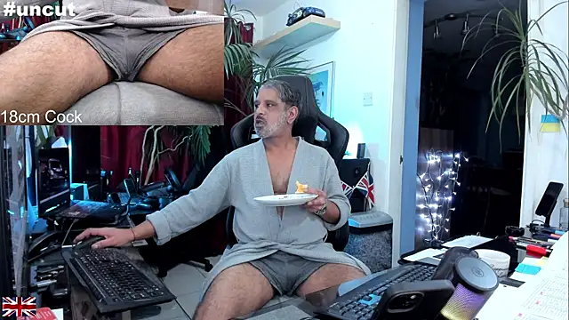 Snapshot of OnlineBossUK chatting on September 15, 2025, 3:18 am OnlineBossUK online show from September 15, 2025, 3:18 am