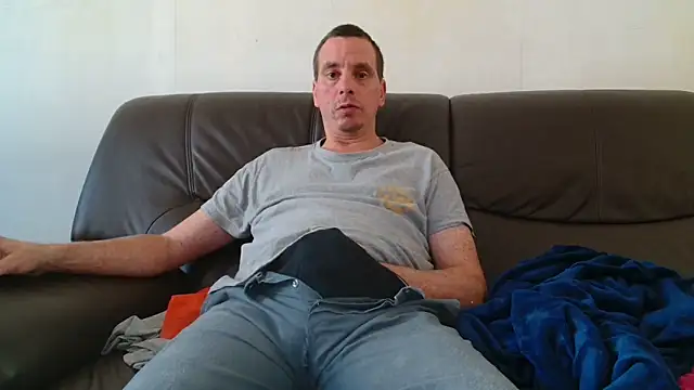 Snapshot of cloupefun chatting on October 6, 2025, 11:55 am cloupefun online show from October 6, 2025, 11:55 am