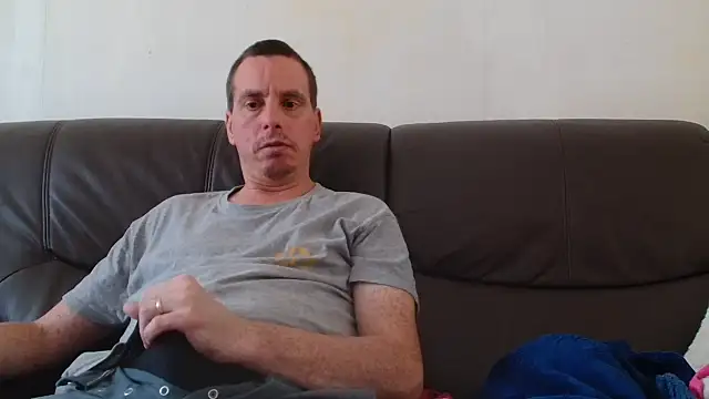 Snapshot of cloupefun chatting on October 8, 2025, 11:45 am cloupefun online show from October 8, 2025, 11:45 am