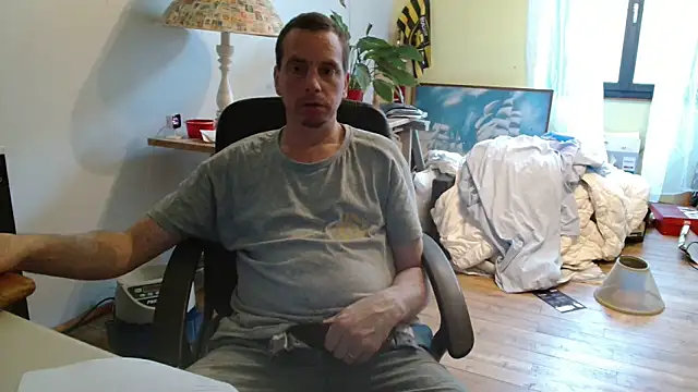 Snapshot of cloupefun chatting on October 9, 2025, 6:25 am cloupefun online show from October 9, 2025, 6:25 am