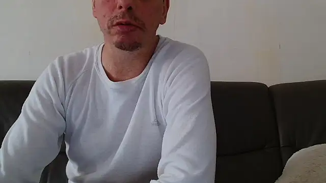 Snapshot of cloupefun chatting on October 21, 2025, 11:53 am cloupefun online show from October 21, 2025, 11:53 am