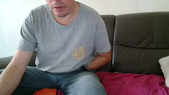 Snapshot of cloupefun chatting on September 23, 2025, 11:50 am cloupefun online show from September 23, 2025, 11:50 am