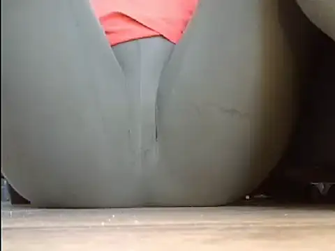 Squirtlady38 online show from February 20, 2025, 1:08 pm