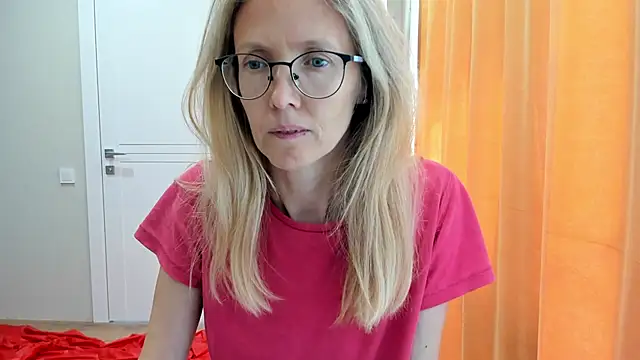 Snapshot of angelmommu chatting on September 20, 2025, 5:56 am angelmommu online show from September 20, 2025, 5:56 am