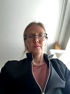 Snapshot of angelmommu chatting on October 2, 2025, 7:12 am angelmommu online show from October 2, 2025, 7:12 am