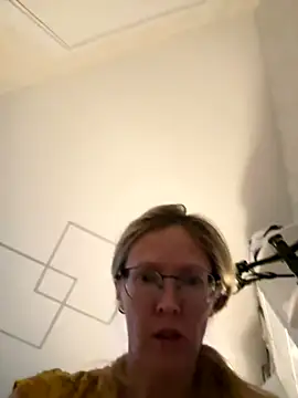 Snapshot of angelmommu chatting on October 25, 2025, 5:17 am angelmommu online show from October 25, 2025, 5:17 am