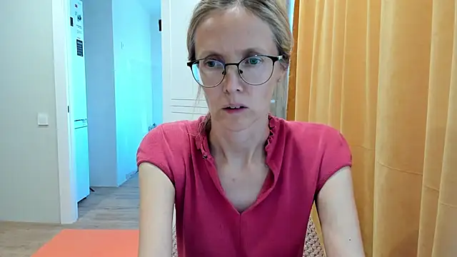 Snapshot of angelmommu chatting on September 24, 2025, 9:38 am angelmommu online show from September 24, 2025, 9:38 am