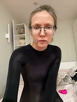 angelmommu online show from February 22, 2026, 7:44 am