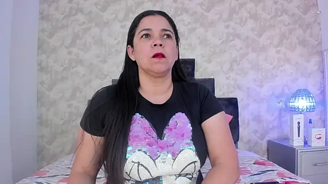 Snapshot of elizabeth_coleman chatting on October 19, 2025, 9:06 pm elizabeth coleman online show from October 19, 2025, 9:06 pm