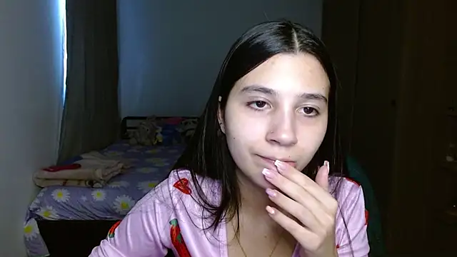 mia  lopez  online show from September 15, 2025, 10:21 pm