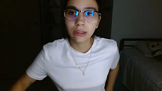 mia  lopez  online show from March 21, 2026, 3:19 am