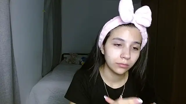 mia  lopez  online show from November 13, 2025, 4:16 am