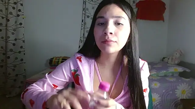 mia  lopez  online show from February 16, 2025, 4:42 am