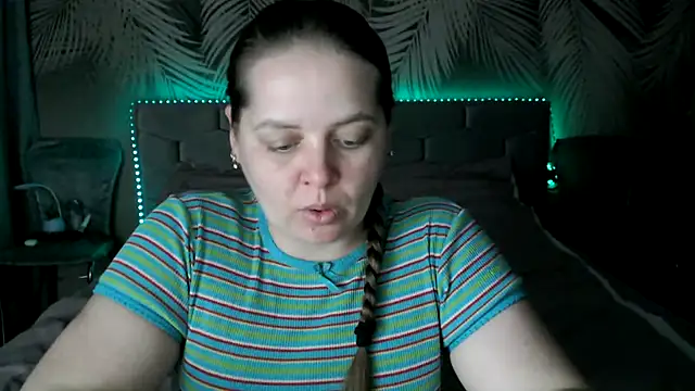 uliastar online show from March 31, 2026, 7:21 am