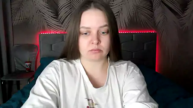 uliastar online show from February 22, 2025, 9:12 am