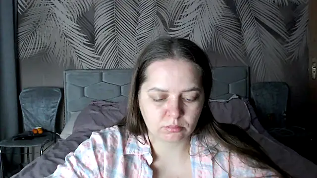 uliastar online show from December 5, 2025, 7:07 am