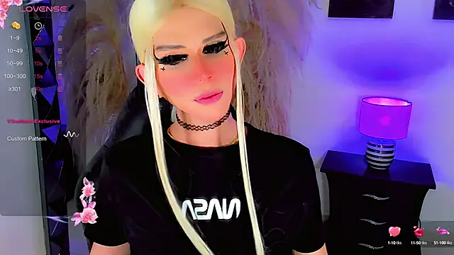 Snapshot of harrleyhott21 chatting on February 19, 2025, 11:17 am harrleyhott21 online show from February 19, 2025, 11:17 am