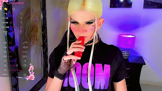 Snapshot of harrleyhott21 chatting on February 10, 2025, 12:30 am harrleyhott21 online show from February 10, 2025, 12:30 am