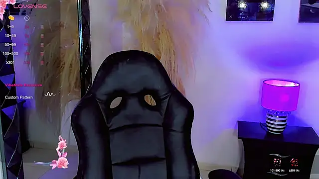 Snapshot of harrleyhott21 chatting on February 16, 2025, 10:43 am harrleyhott21 online show from February 16, 2025, 10:43 am