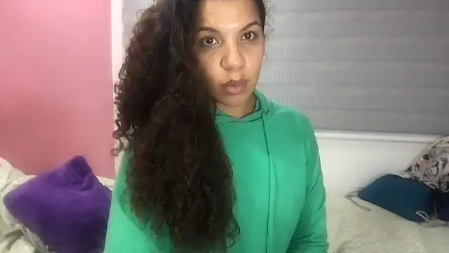 gatubelahot online show from September 24, 2025, 2:07 am