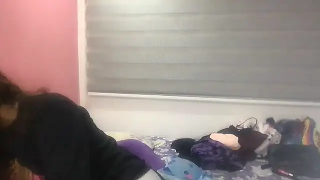 gatubelahot online show from October 9, 2025, 11:49 pm