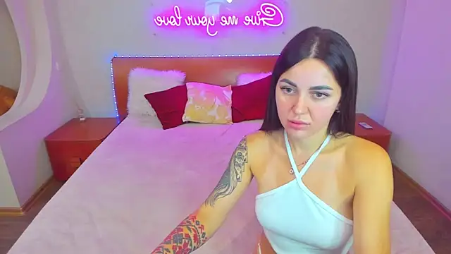 CrazyMilanka online show from September 25, 2025, 7:36 am