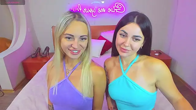 CrazyMilanka online show from September 18, 2025, 1:03 pm