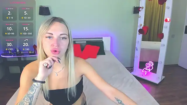 CrazyMilanka online show from October 27, 2025, 12:50 pm