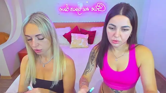 CrazyMilanka online show from September 15, 2025, 11:32 am