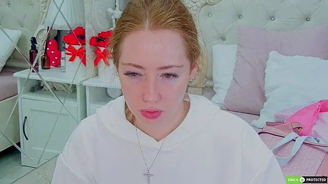 TinaBrook online show from November 11, 2025, 3:45 am