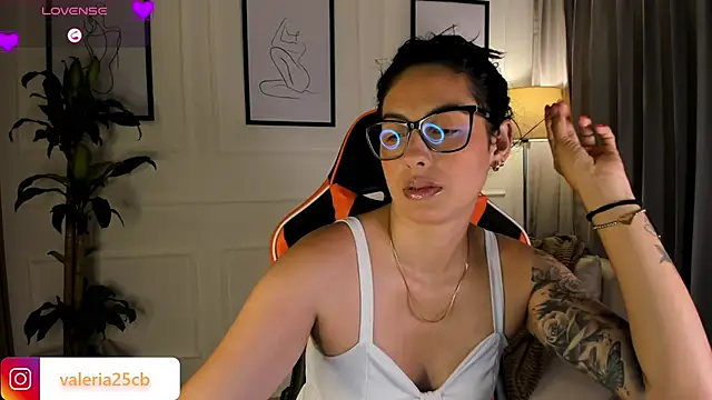 Snapshot of valeriia25_ chatting on February 7, 2025, 10:41 pm valeriia25 online show from February 7, 2025, 10:41 pm