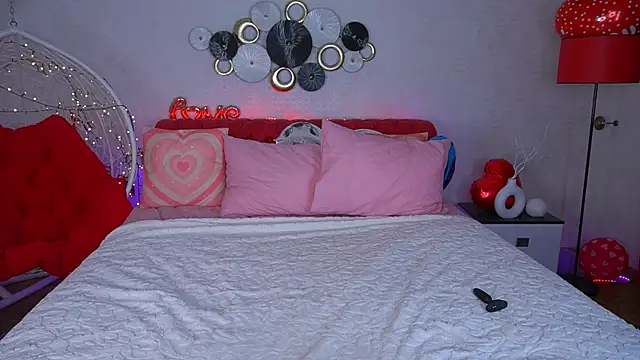 KimberlyWorld online show from February 22, 2025, 1:57 pm