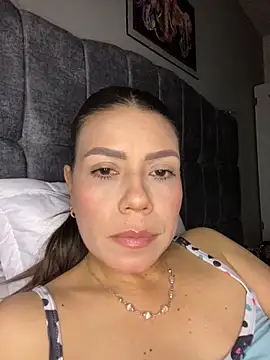 Snapshot of martina_contreras chatting on February 1, 2026, 3:49 am martina contreras online show from February 1, 2026, 3:49 am