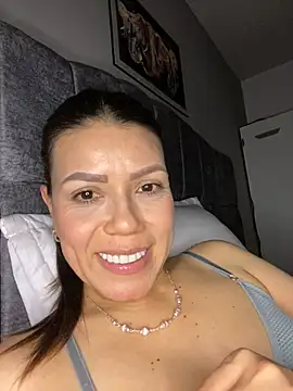 Snapshot of martina_contreras chatting on February 8, 2026, 7:06 am martina contreras online show from February 8, 2026, 7:06 am