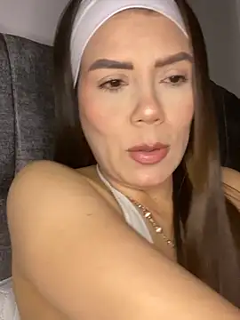 martina contreras online show from August 6, 2026, 6:08 am