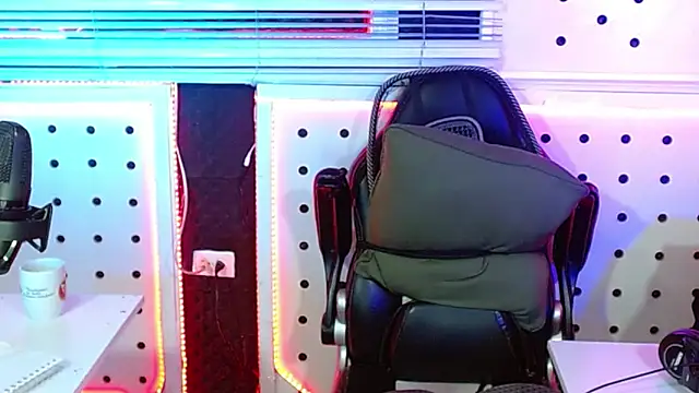 Darko0717 online show from November 26, 2025, 2:00 am