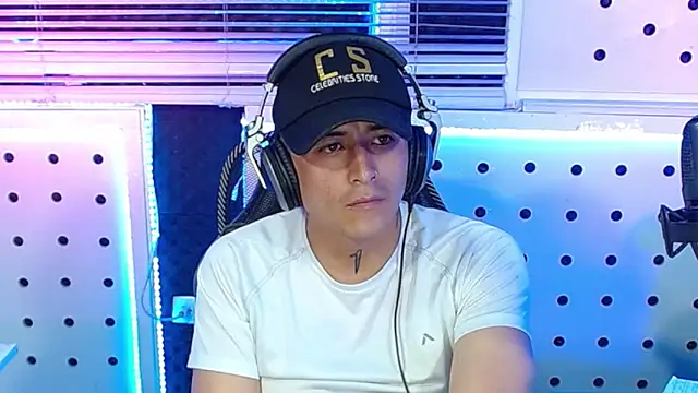 Darko0717 online show from October 24, 2025, 1:59 am