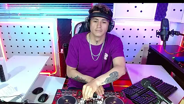 Darko0717 online show from October 25, 2025, 2:11 am