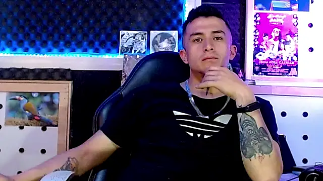 Darko0717 online show from February 10, 2025, 11:02 pm