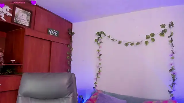 Snapshot of Cata_green chatting on September 27, 2025, 8:37 pm Cata green online show from September 27, 2025, 8:37 pm