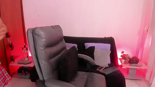 Snapshot of Cata_green chatting on October 31, 2025, 8:38 pm Cata green online show from October 31, 2025, 8:38 pm