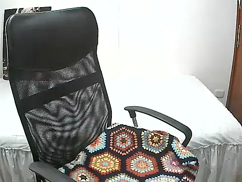 Snapshot of SenthiX chatting on September 14, 2025, 2:50 pm SenthiX online show from September 14, 2025, 2:50 pm