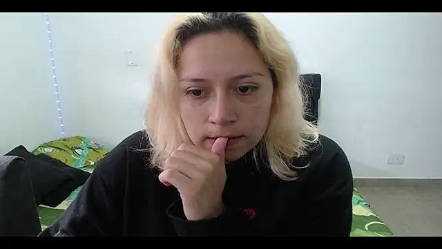 MommyMiaWs online show from February 23, 2025, 7:49 pm