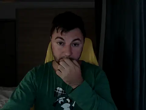 Snapshot of HankMalone chatting on October 1, 2025, 3:44 am HankMalone online show from October 1, 2025, 3:44 am