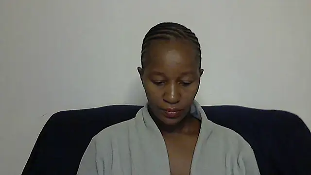 Snapshot of sluttylaura21 chatting on March 21, 2025, 5:00 am sluttylaura21 online show from March 21, 2025, 5:00 am