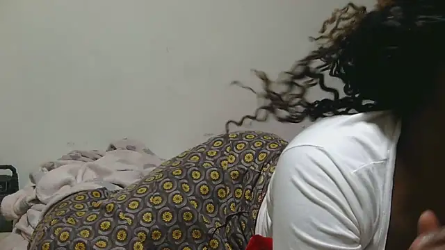 Snapshot of sluttylaura21 chatting on September 23, 2025, 5:53 pm sluttylaura21 online show from September 23, 2025, 5:53 pm