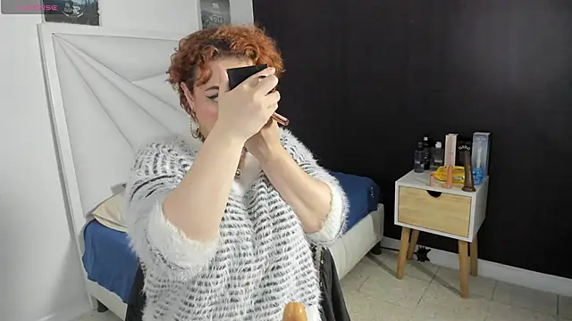 Snapshot of samanthaanderson_ chatting on October 8, 2025, 10:10 pm samanthaanderson online show from October 8, 2025, 10:10 pm